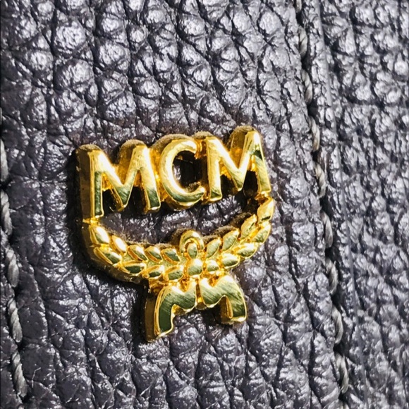 NEW CONDITION* MCM leather tote bag with charm - Picture 5 of 6
